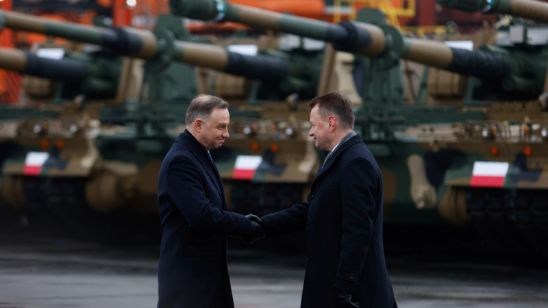 Kyiv targets graft as Poland asks Berlin to OK Ukraine tanks