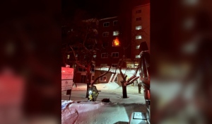 Fire crews respond to a structural fire at Benvenuto Apartments on Saturday evening. (Photo courtesy of Andrew Kokko)