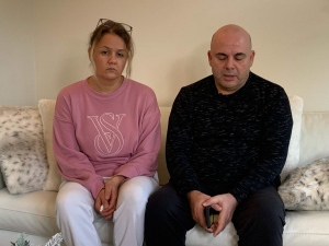 Mehmet Dökmeci and his wife Meltem desperately tried to reach anyone they could in the day after the quake, but phone service and power were scarce. (Tyler Barrow / CTV News)