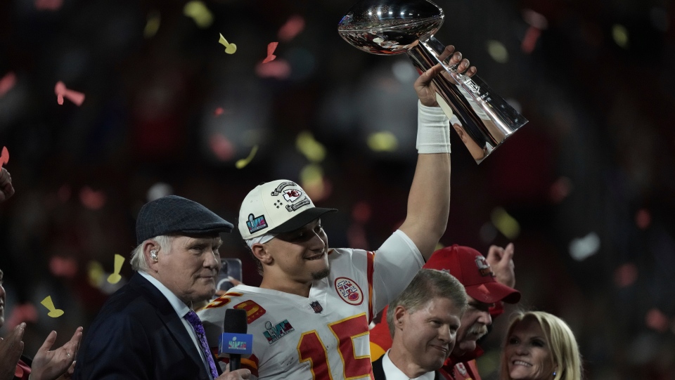 Super Bowl LVII: Mahomes rallies Chiefs to win on hurt ankle
