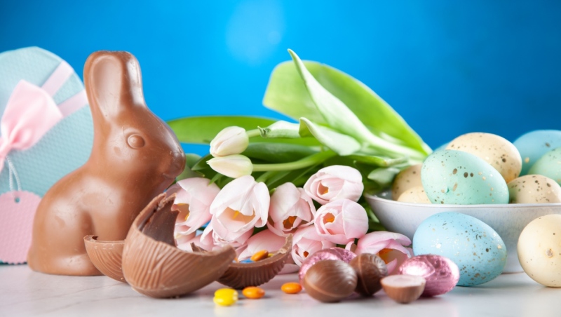 A stock photo of Easter chocolate and Easter eggs. (Pexels.com/George Dolgikh)