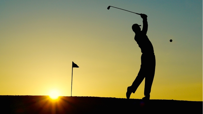 A stock photo of a golfer swinging a club. (Pixabay/422737)