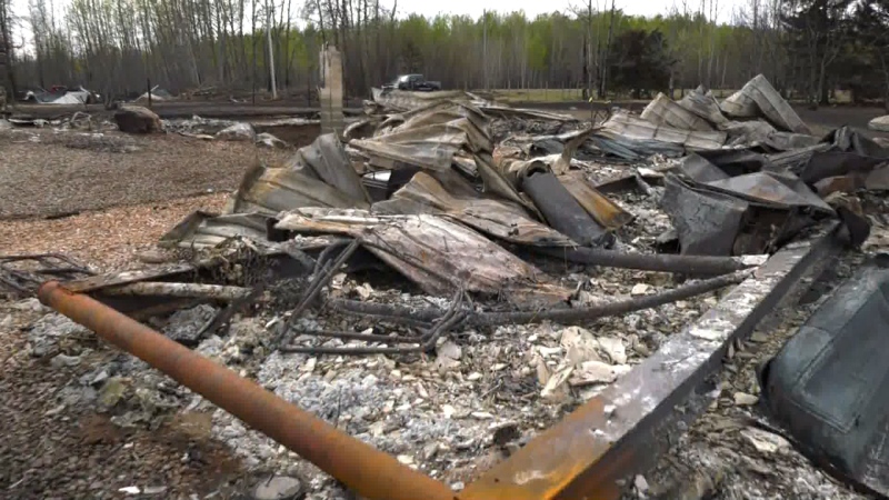 Wildfire destroyed five buildings on a farm in Yellowhead County, Alta.