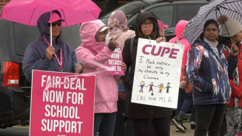 CUPE protesters slow traffic at Halifax rotary