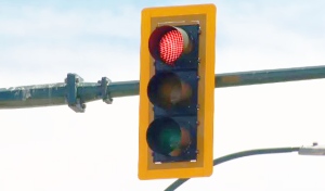 Ontario Provincial Police laid 70 traffic charges in a four-day crackdown on drivers who ignore red lights in the North Bay area. (File)