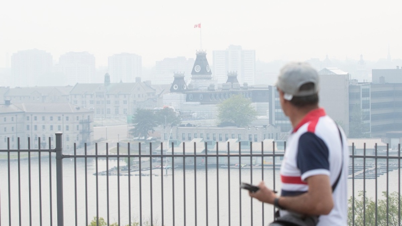 Smoke from wildfires burning across both Ontario and Quebec blanket the skyline in Kingston, Ont., June 6, 2023. THE CANADIAN PRESS/Lars Hagberg