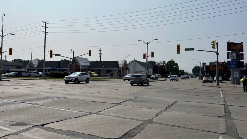The intersection of Tecumseh Road East and Howard Avenue in Windsor, Ont., on Friday, June 30, 2023. (Melanie Borrelli/CTV News Windsor) 