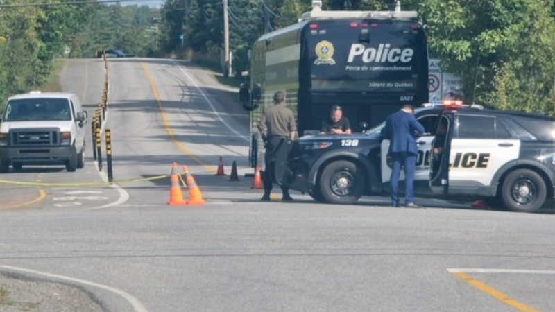 Sûreté du Québec investigators in Cantley, Que. for a homicide investigation. A 28-year-old man was found injured in the Montée des Érables area late Sept. 15, 2023, and died in hospital. (Viewer photo/submitted)