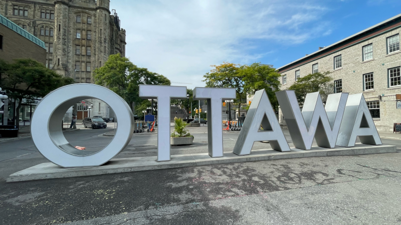 The Ottawa sign on York Street in the ByWard Market, Sept. 23, 2023. (Ted Raymond/CTV News Ottawa)