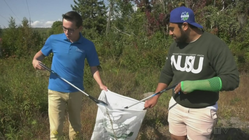 University students pitch in to pick up litter