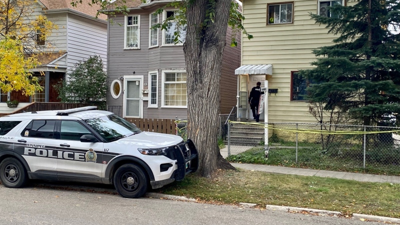 Winnipeg Police are investigating a suspicious death in the 600 block of Victor Street on Sept. 28, 2023. (Image source: Scott Andersson/CTV News Winnipeg)