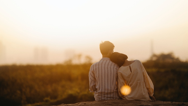 A survey has found that 60 per cent of Canadians between the ages 18 and 34 admit feeling isolated and as though everyone is in a relationship but them. (Pexels)