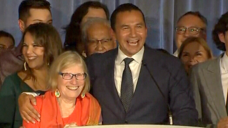 Crowd sings 'Happy Birthday' to Kinew's mother