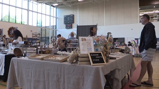 Artisan market with 42 vendors is held in Barrie (CTV News/David Sullivan)