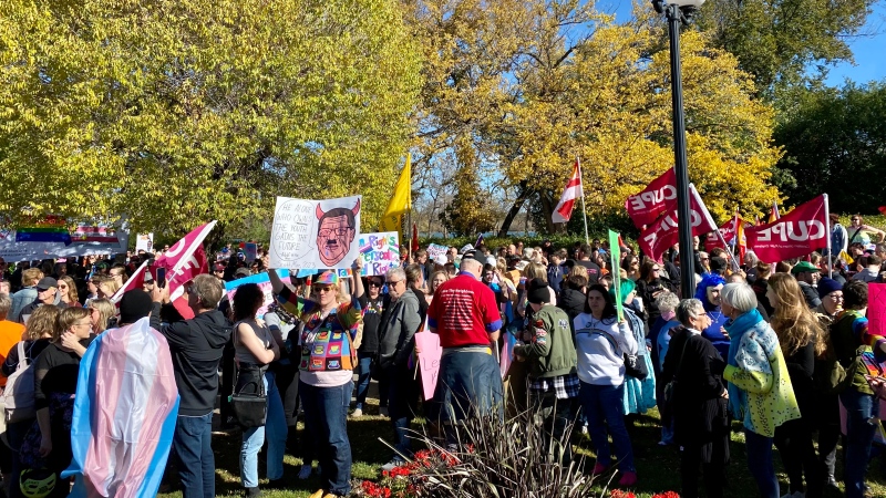 Hundreds rally outside the legislative building in opposition and support for the government's parental rights policy. (AllisonBamford/CTVNews)