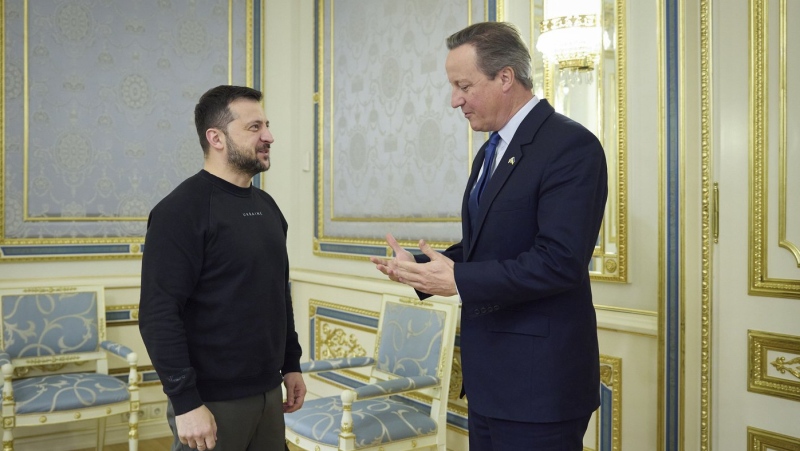 In this photo provided by the Ukrainian Presidential Press Office on Wednesday, Nov. 15, 2023, Ukrainian President Volodymyr Zelenskyy, left, speaks with Britain's Foreign Secretary David Cameron on the occasion of their meeting, in Kyiv, Ukraine. (Ukrainian Presidential Press Office via AP)