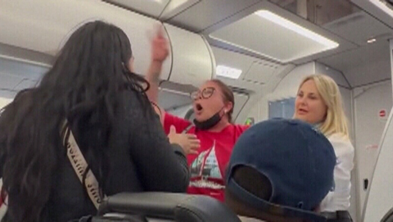 Video shows unruly passengers on U.S. flight