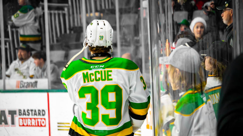 Max McCue during the London Knights’ warm-up ahead of their game on Dec. 29, 2023 at Budweiser Gardens. (Source: London Knights/X) 