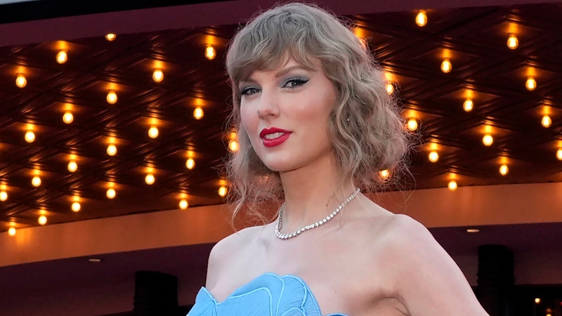 Taylor Swift threatens legal action against Florida student who tracks her jet