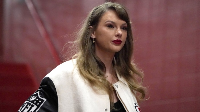 Man accused of stalking outside Taylor Swift's Manhattan home to receive psychiatric treatment