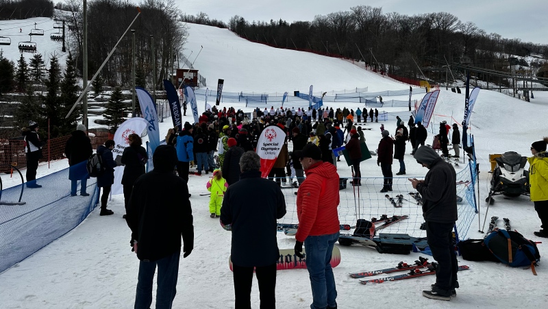 Participants prepare for ski and snowboard relay (Source: Tara Lovell)