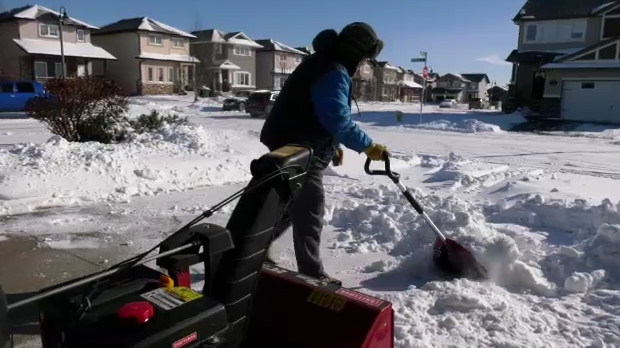 Sask. first responder recommends taking breaks while clearing snow. (Carla Shynkaruk/CTV News)