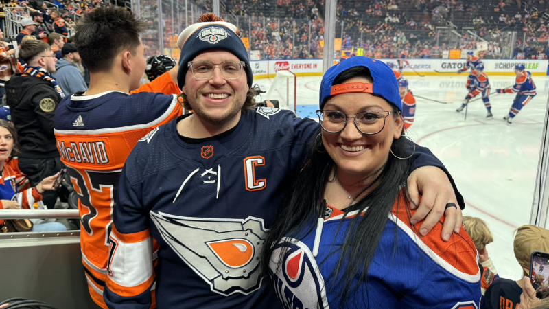 Brandon and Shyler Kraus of Decatur, Ill., at the Edmonton Oilers' home game Feb. 21, 2024, against the Boston Bruins. (Brandon Kraus @Suark88)/X)