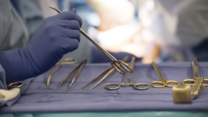 Surgical instruments are used during an organ transplant surgery on Tuesday, June 28, 2016. (THE CANADIAN PRESS/AP-Molly Riley)