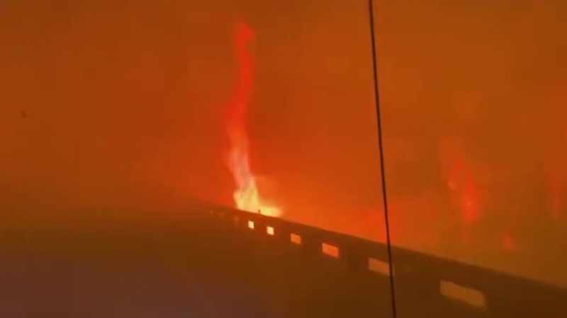 WATCH: Driving through Texas wildfire