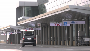 Guests at the Calgary International Airport who are picking up or dropping off loved ones will be able to enjoy some free parking again. (File)