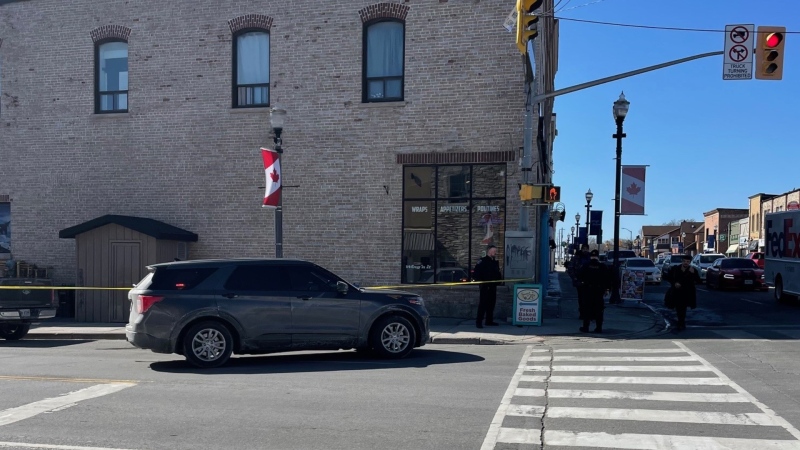 South Simcoe police conduct an investigation in downtown Bradford, Ont., on Fri., March 1, 2024. (Courtesy: Kyle Black)