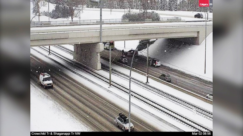 Up to 10 cm of snow is forecast for Saturday in Calgary, with temperatures dropping throughout the day. (Photo: X@yyctransportation)