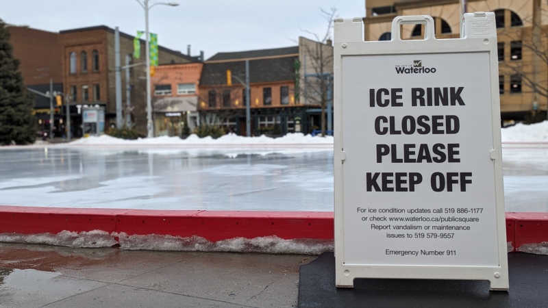 Ice rink closed sign in Uptown Waterloo. (Dan Lauckner/CTV Kitchener)