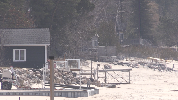 Lakefront properties in the Township of Tiny, Ont. (CTV News/Catalina Gillies)