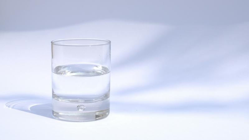 A stock photo of a glass of water. (Unsplash/Manu Schwendener) 