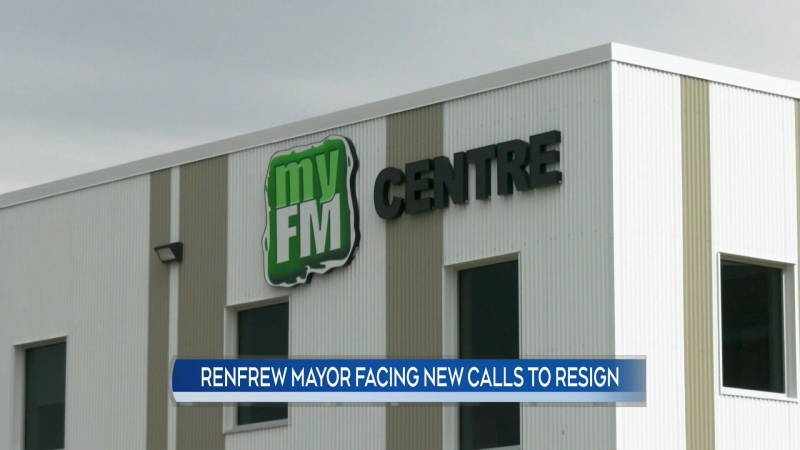 Renfrew mayor facing new calls to resign 