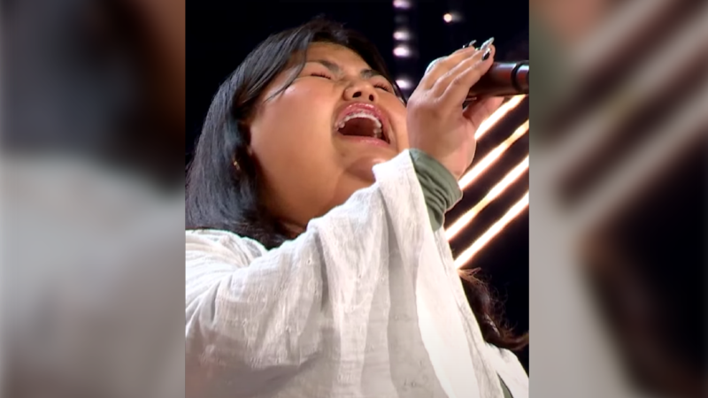 The Indigenous singer is now guaranteed spot in the next round of the competition. (Source: YouTube / Canada's Got Talent)