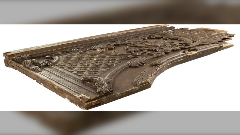 Heritage Auctions described the prop as "king of the auction," in a wry nod to the movie's script. (Heritage Auctions via CNN Newsource)