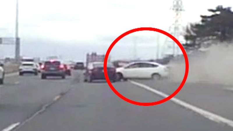 Highway driver loses control, smashes into traffic