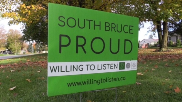 ‘Willing to Listen’ lawn sign in Teeswater, seen in August 2022. (Scott Miller/CTV News London)