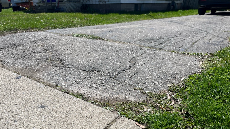 Cambridge resident Samantha Falkiner says something felt "off" about the man who approached her and offered to pave her driveway, pictured here, on Friday. (Stefanie Davis/CTV Kitchener)