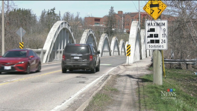 Heavy vehicles banned on Freeport Bridge