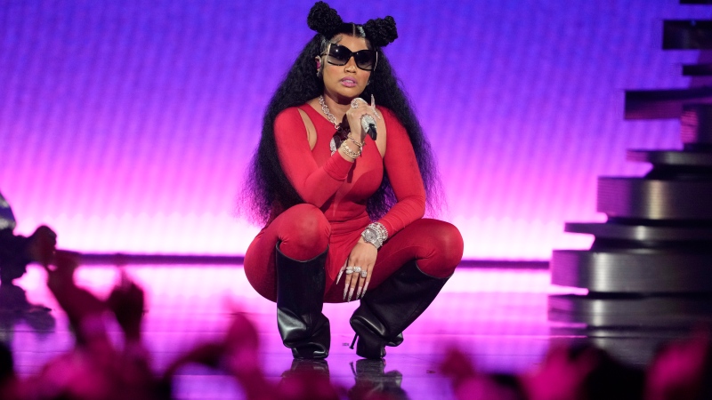 Nicki Minaj blames runway and customs delays for Montreal show starting hours late