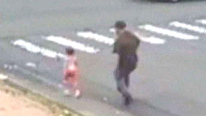 Barber rescues girl wandering towards busy interse