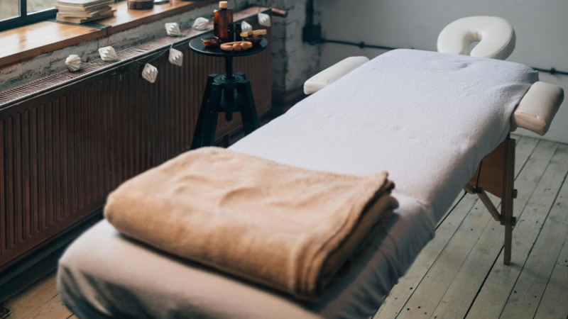 A stock photo of a massage bed. (Pexels/KoolShooters)