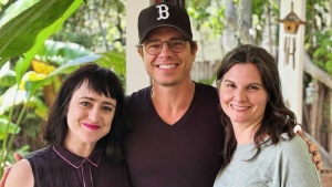 Mara Wilson shared a picture of herself alongside Mrs. 'Doubtfire' costars, Matthew Lawrence and Lisa Jakub. (Lisa Jakub/Instagram)