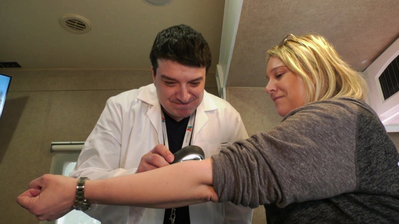 Melanoma mobile does skin screening