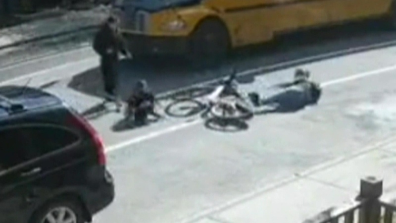 A young girl was hit by a cyclist in Montreal prom