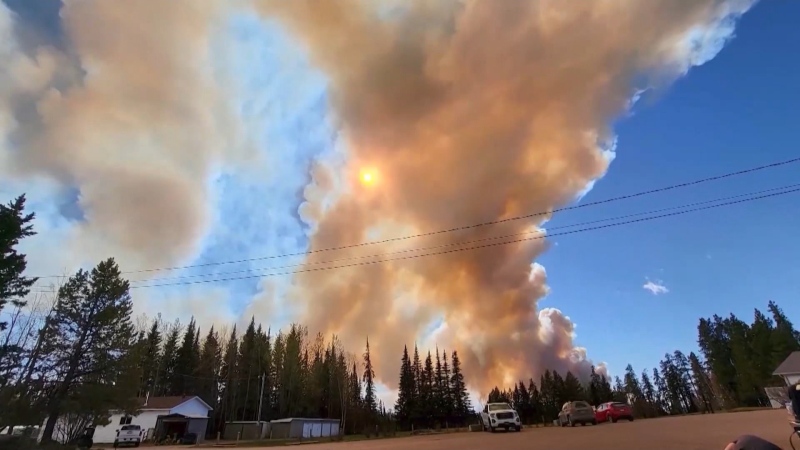 As fires burn, Calgary gets a taste of smoke