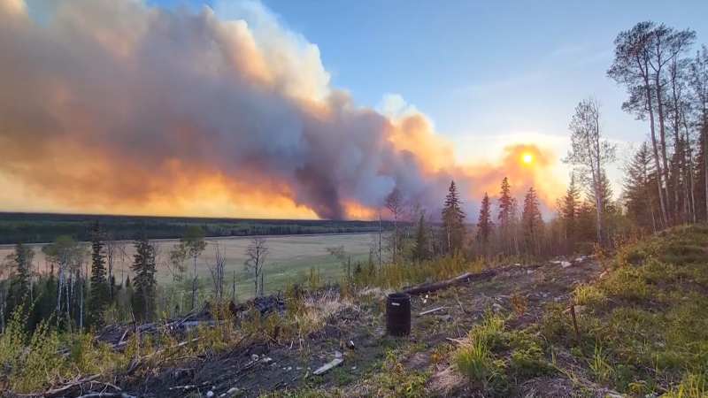 Out-of-control wildfire closes in on Fort Nelson 